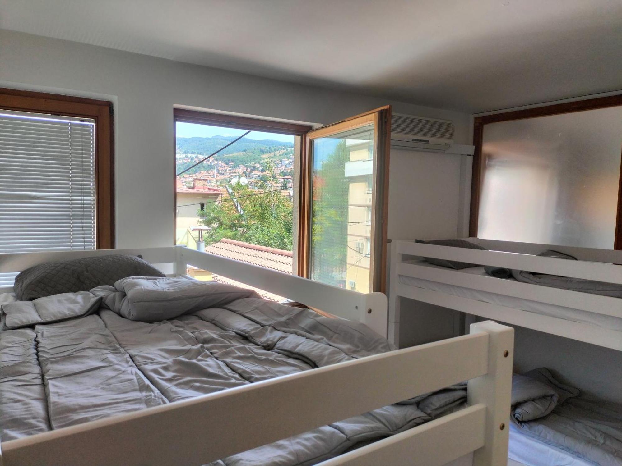 Exotic Nature Hostel Сараєво Екстер'єр фото