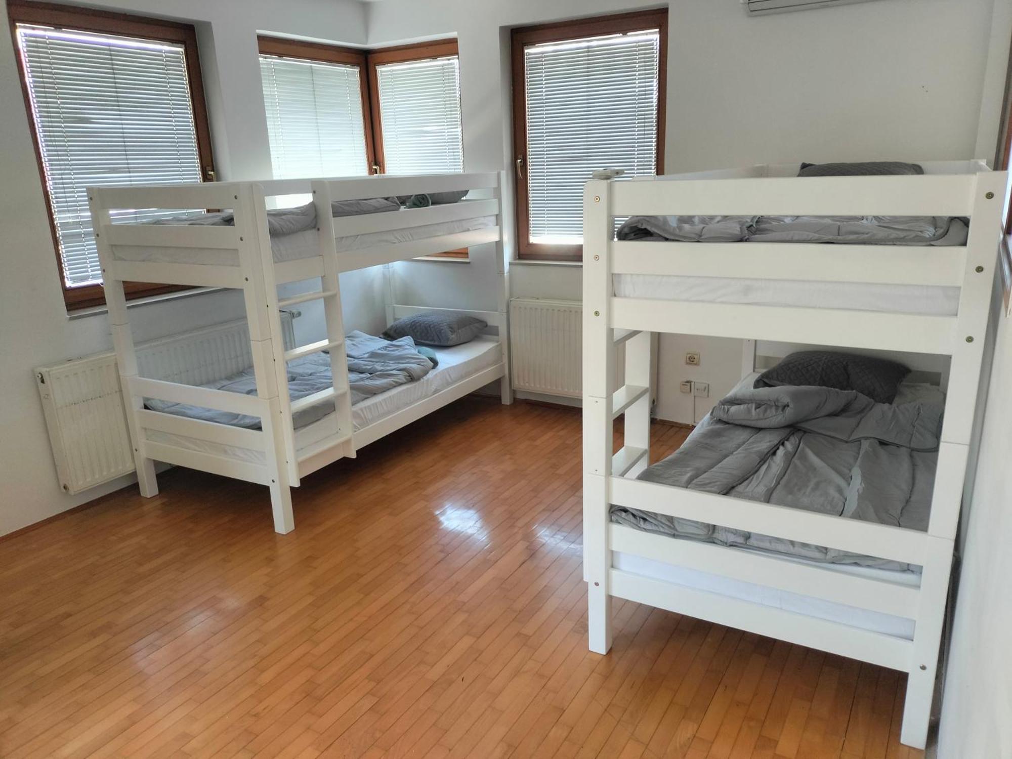 Exotic Nature Hostel Сараєво Екстер'єр фото